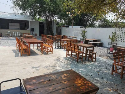 Chut Sonren Café Thawi Watthana