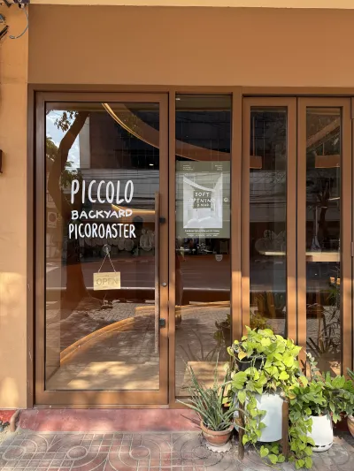 Piccolo Backyard Picoroaster - Phra Nakhon Spin Off Cafe Vintage Coffee Idea