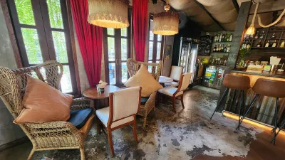Treehouse Cafe & Bar