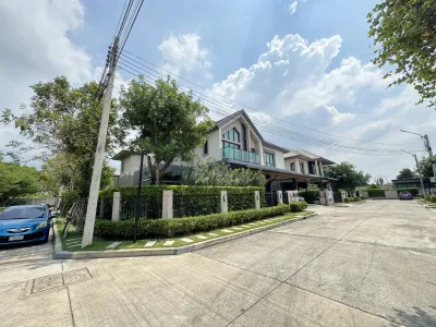 Bangkok Boulevard Sathorn Pinklao 2