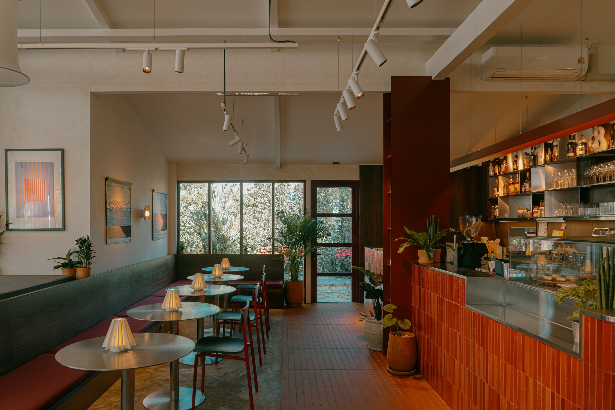 ARVIE - A Taste of Afternoon Every Hour