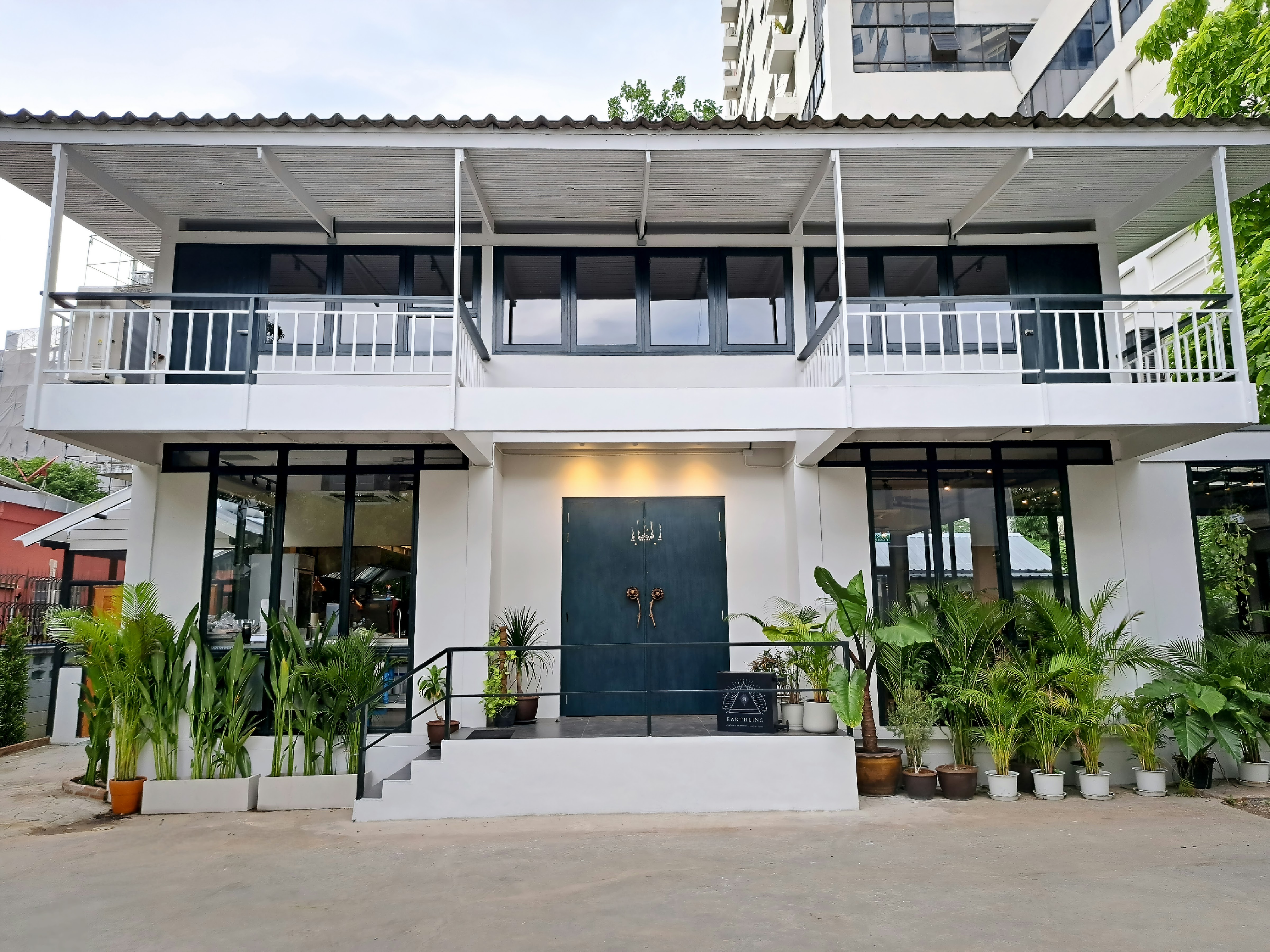 Earth House | Restaurant | Wine Bar