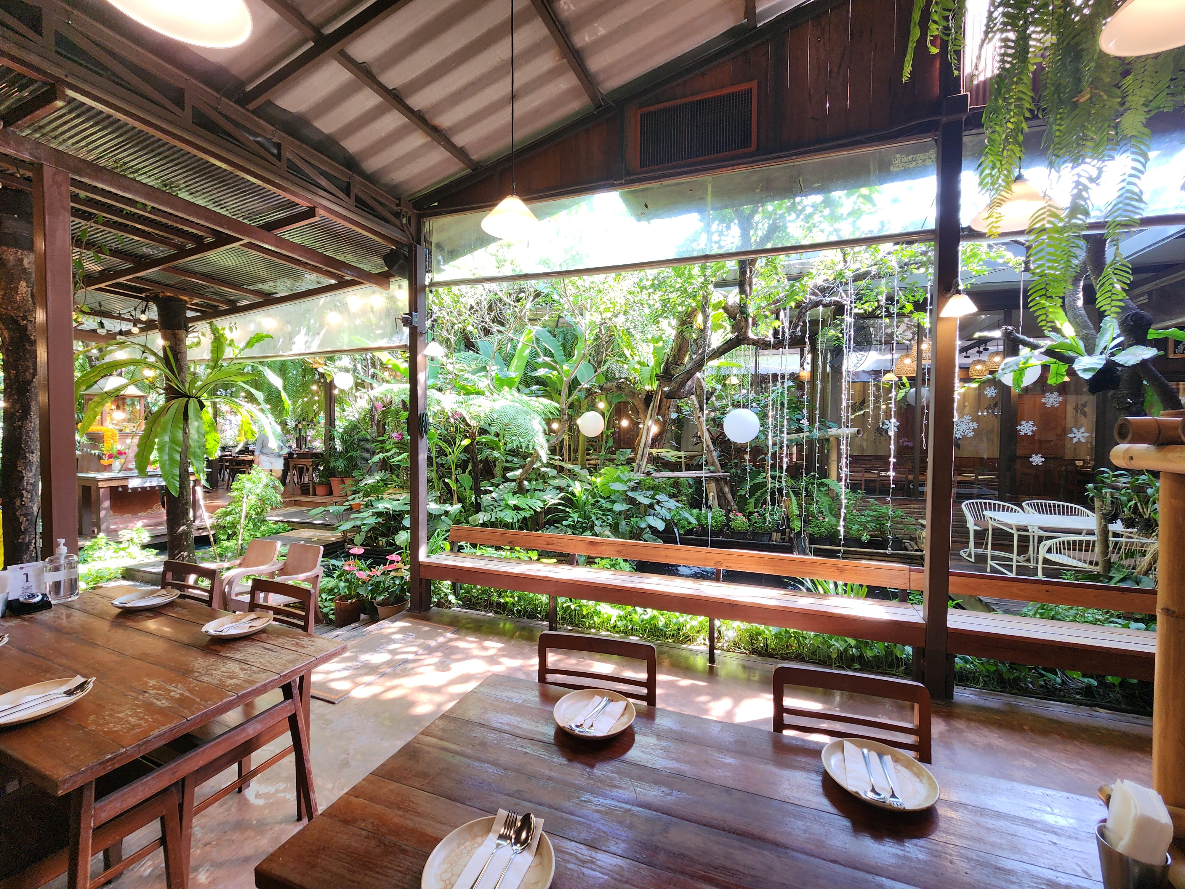 Kru Sai Thip Restaurant