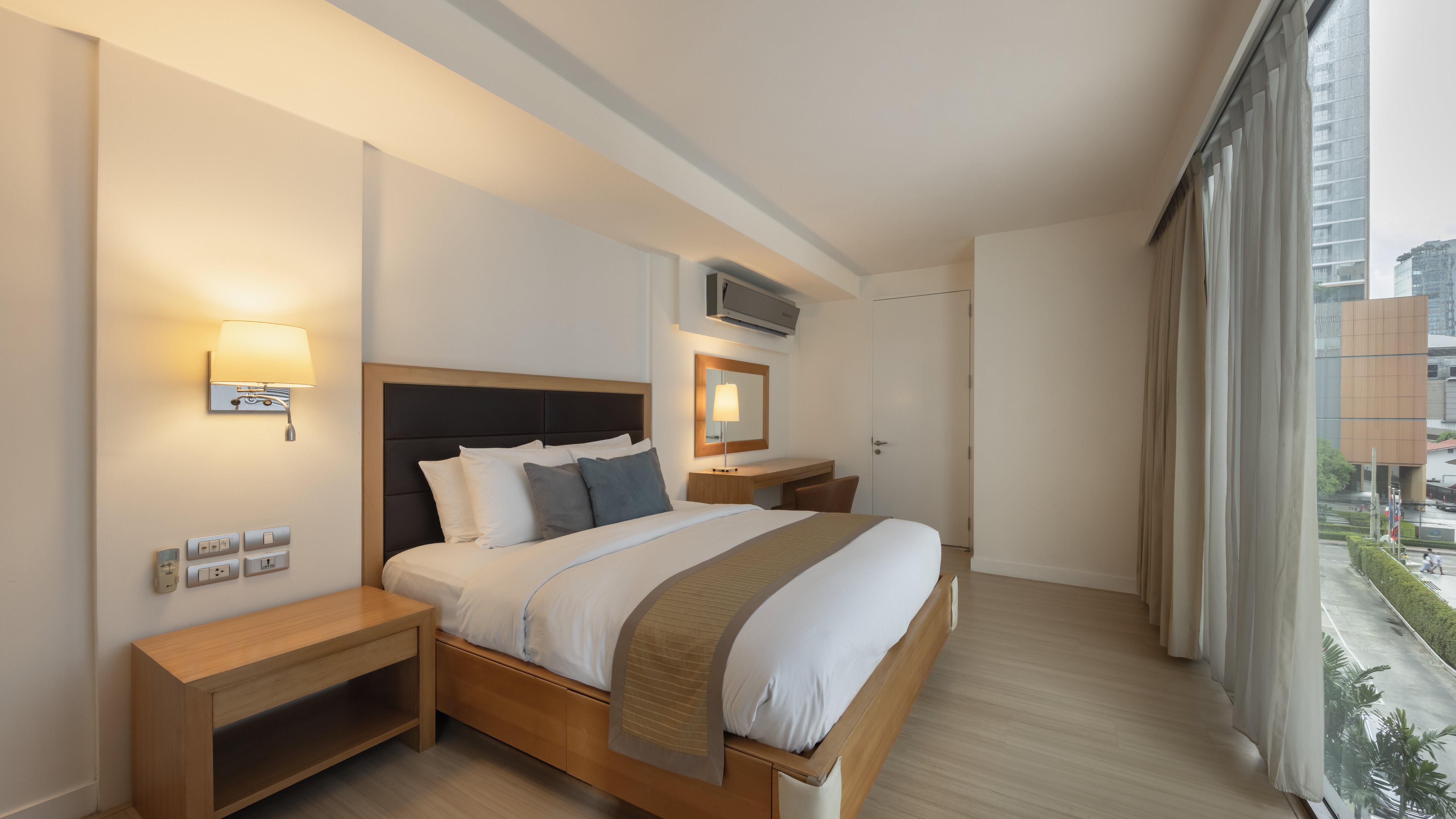 Oakwood Residence Sukhumvit 24 Bangkok