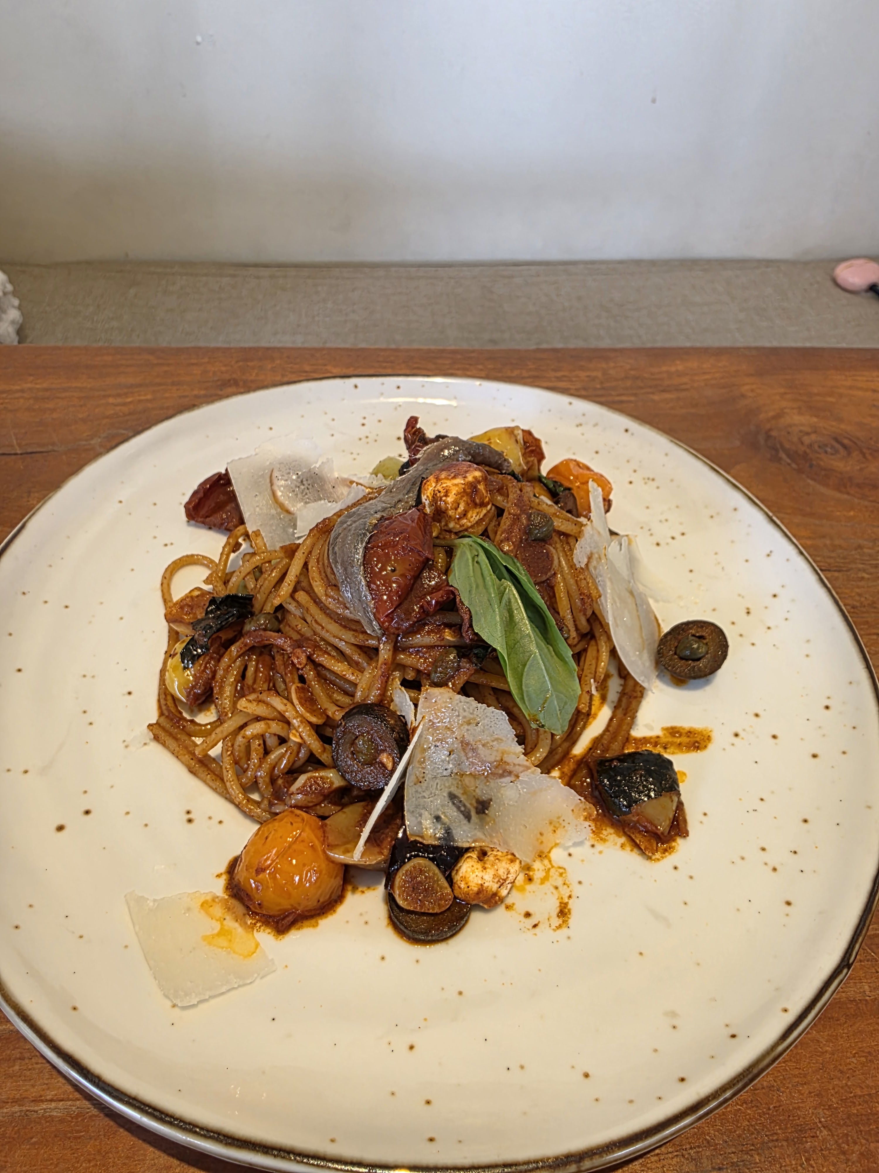 OIKOS Cafe & Restaurant