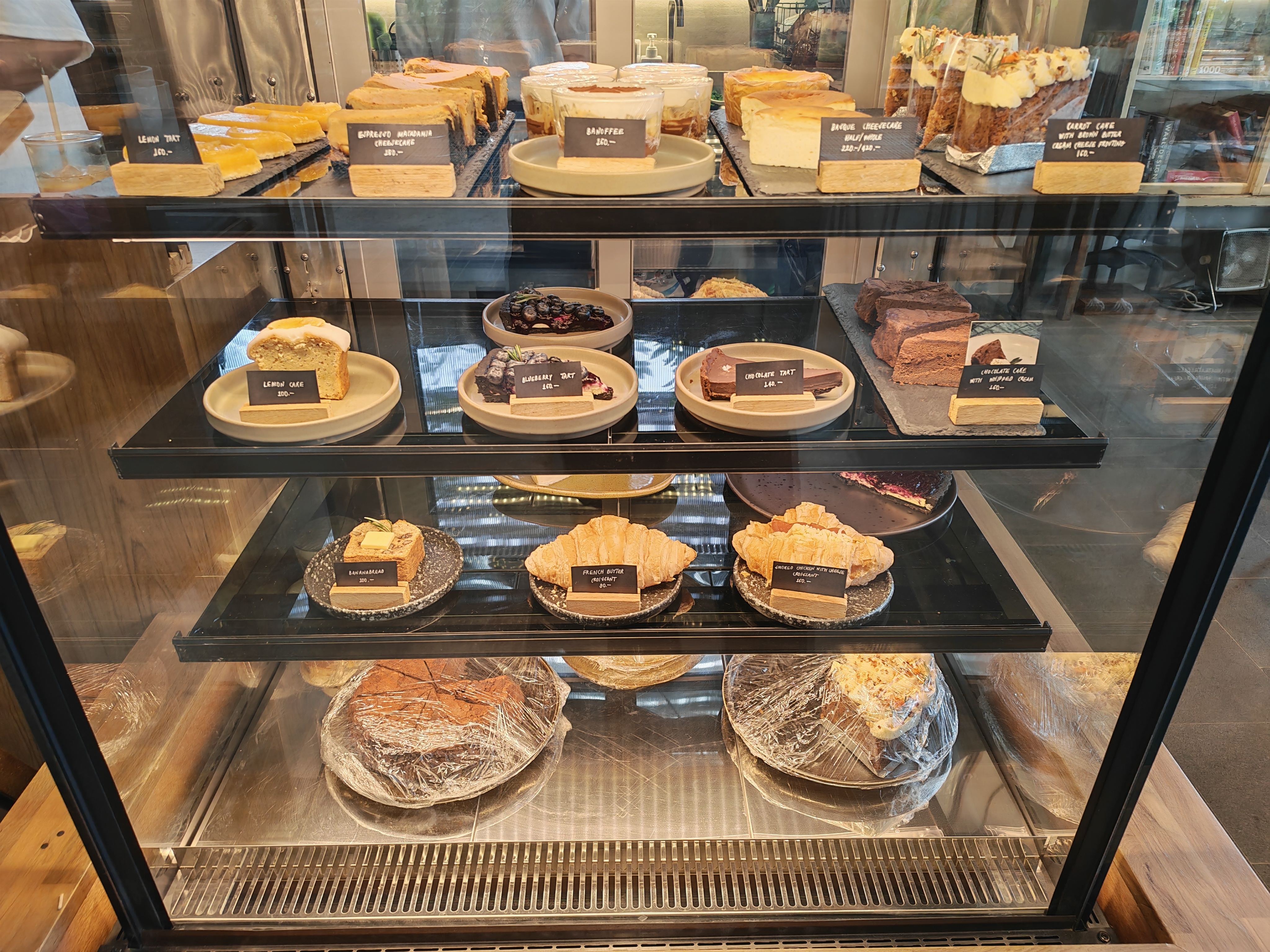 Piccolo Vicolo Café at Dadfa Lasalle