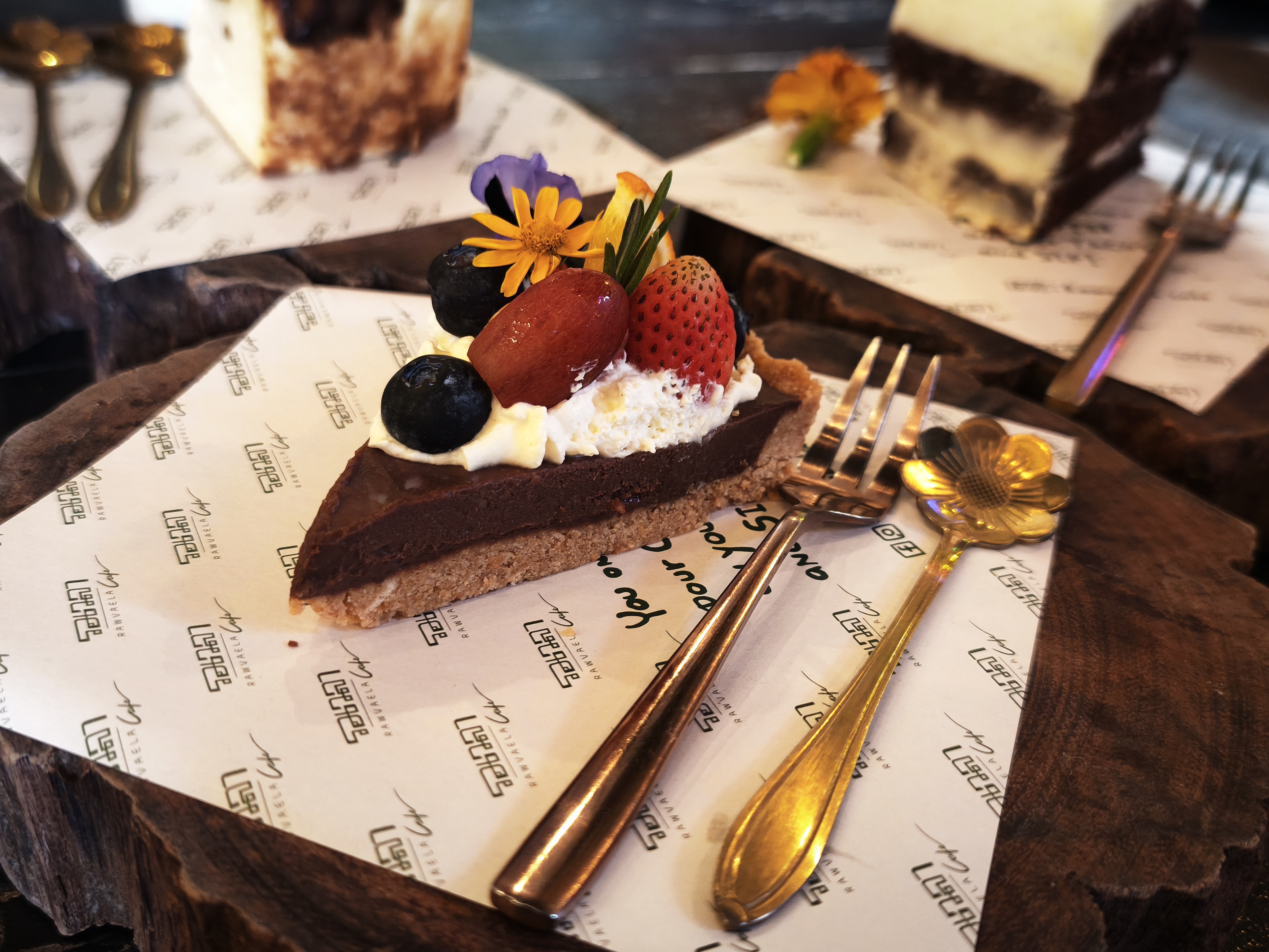 Rawvaela Cafe