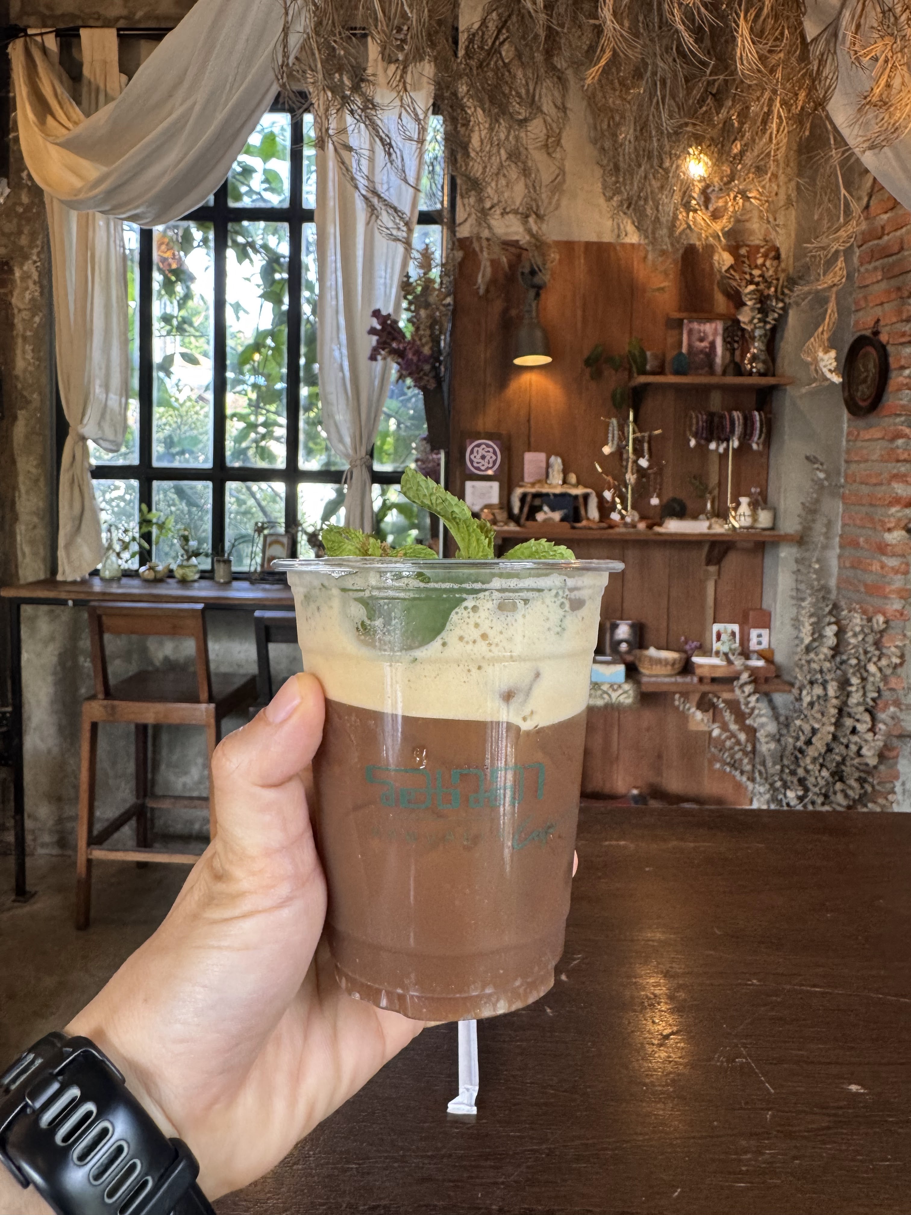 Rawvaela Cafe