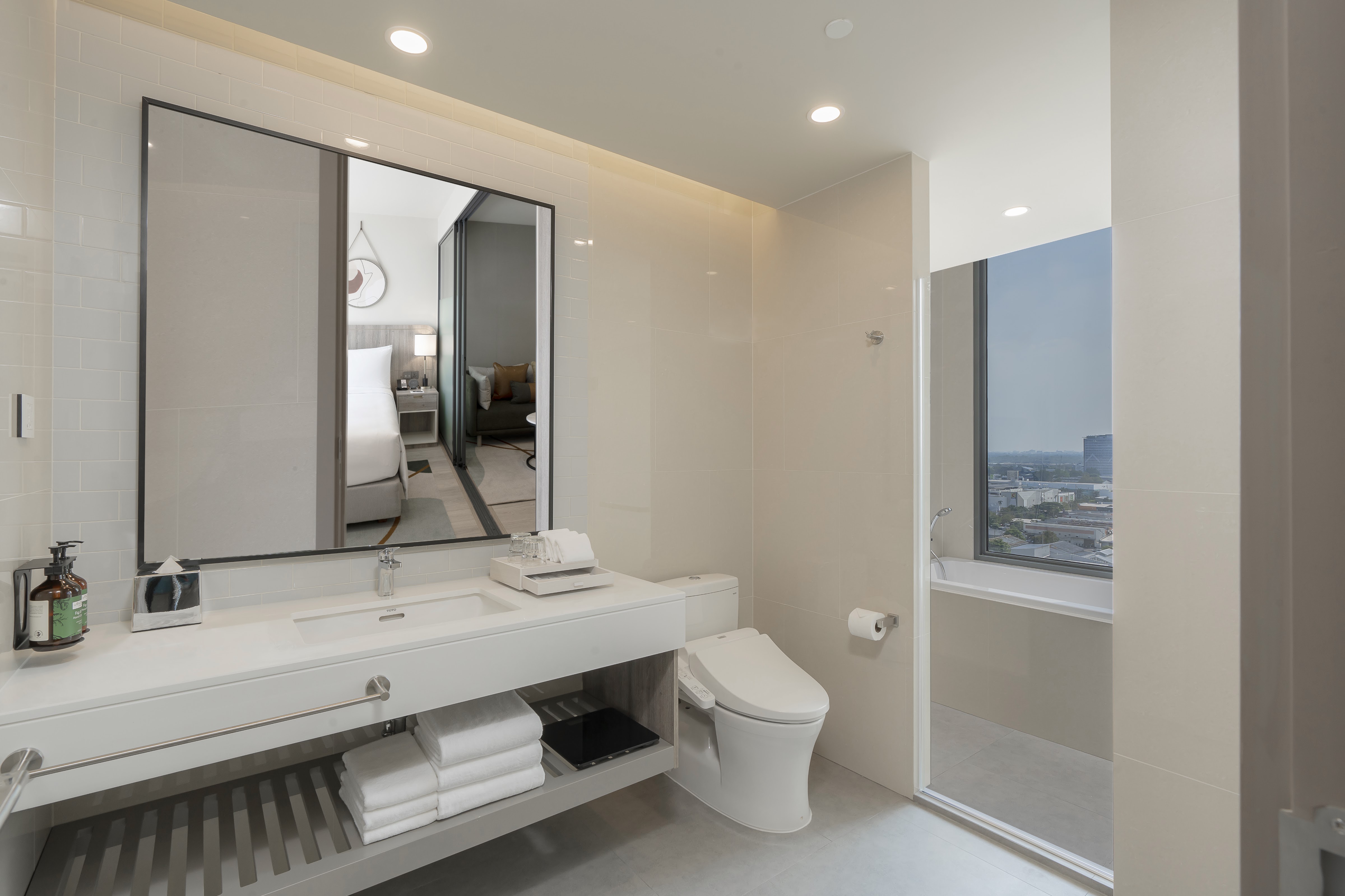 Staybridge Suites Bangkok Sukhumvit, an IHG Hotel