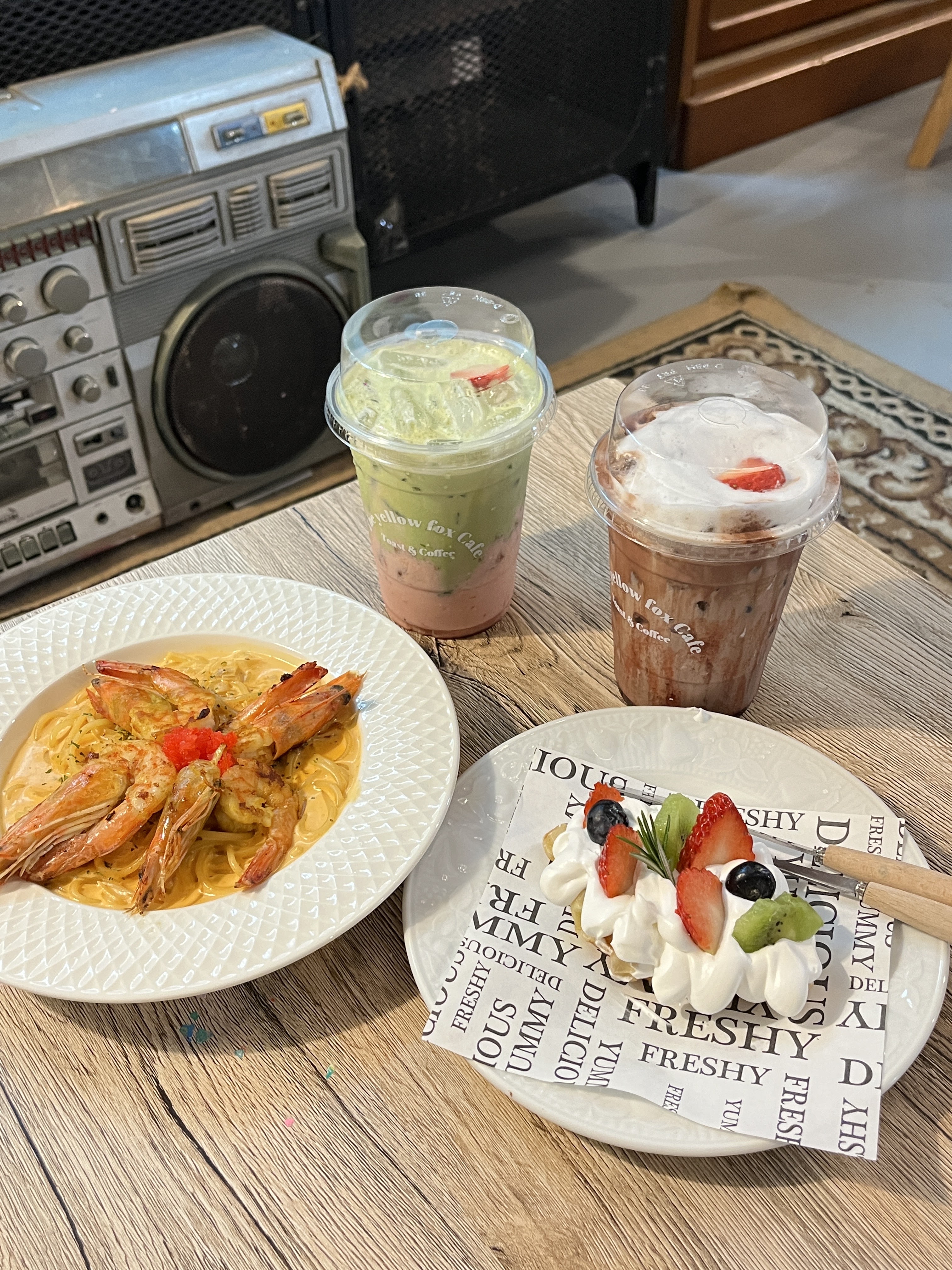 The yellow fox Cafe