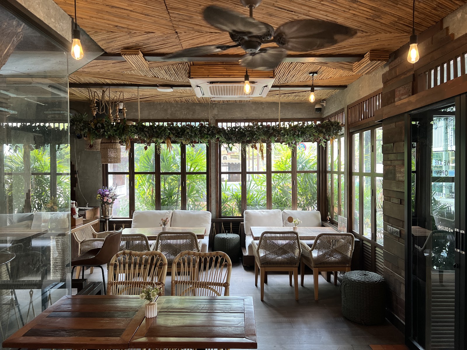 Treehouse Cafe & Bar
