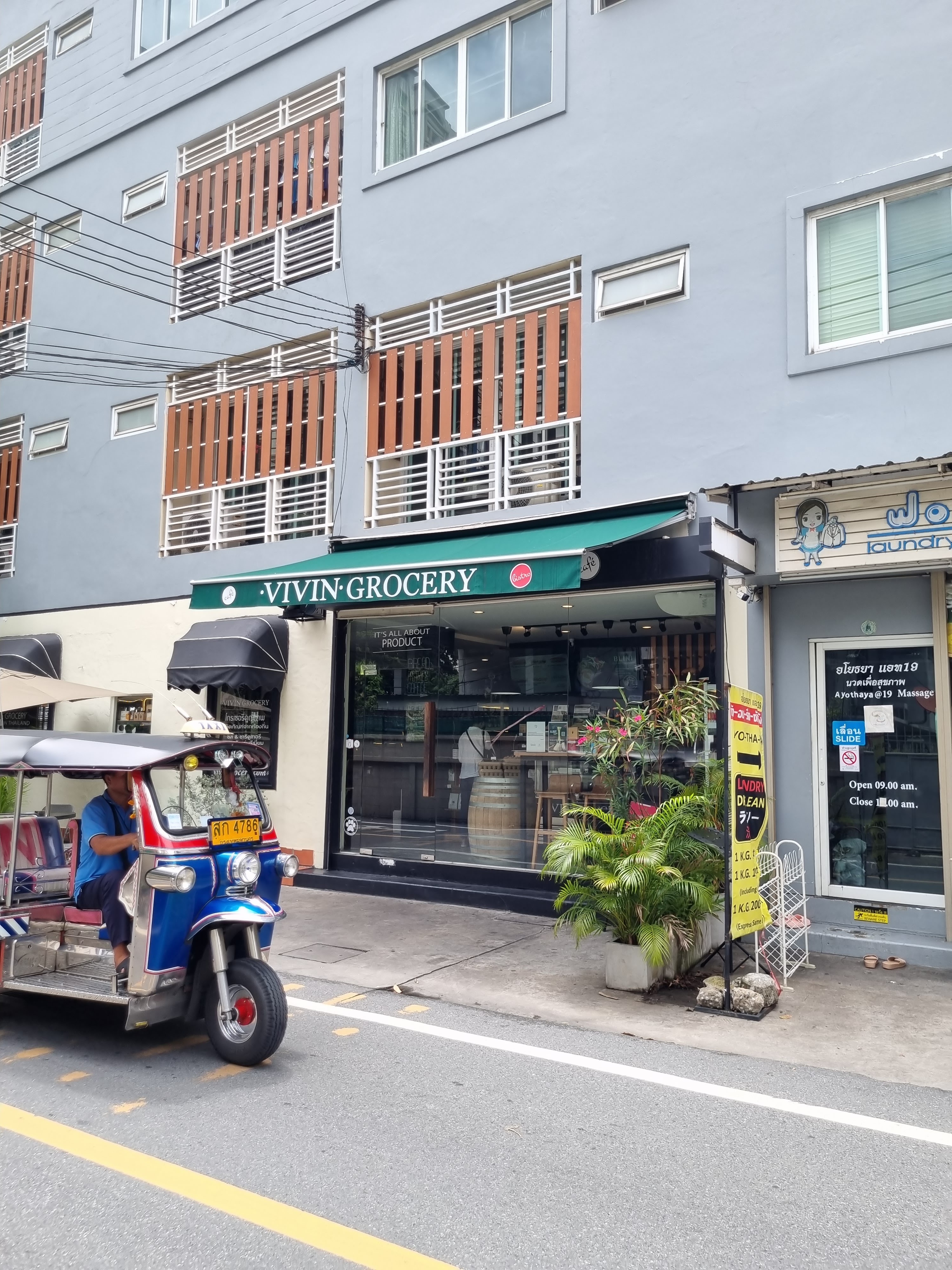 VIVIN Asok - café grocery bistro - Local Organic Natural Artisan