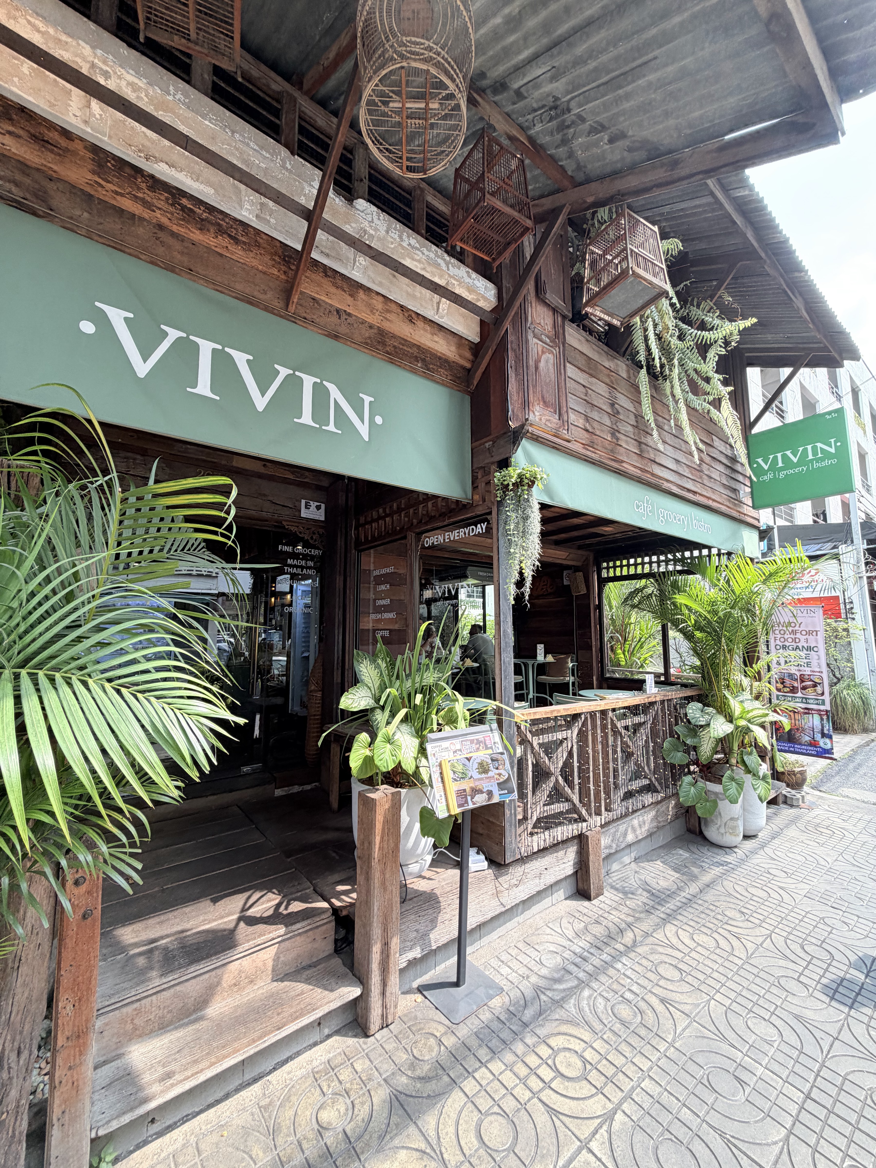 VIVIN Suk 22 - café grocery bistro - Local Organic Natural Artisan