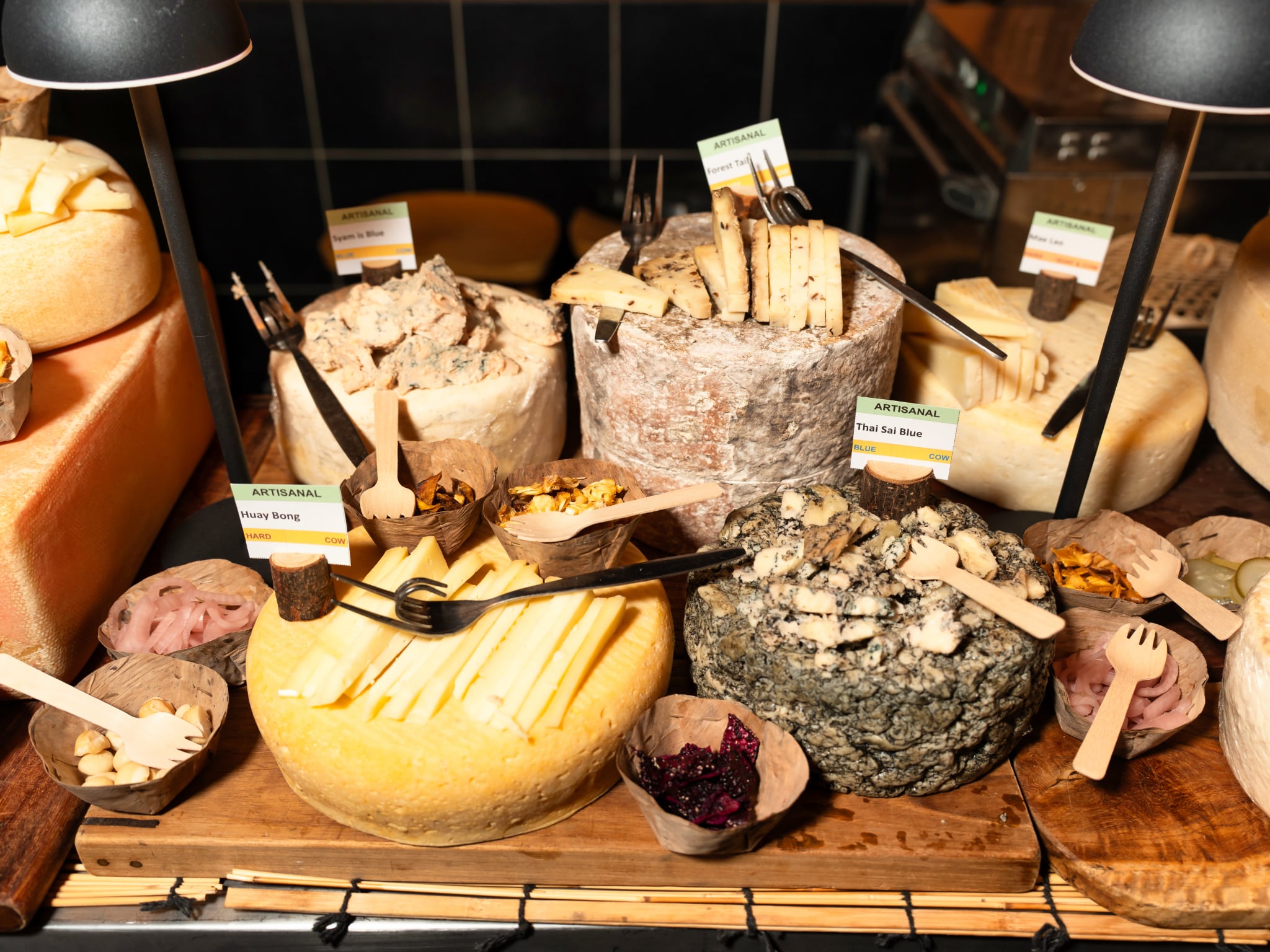 VIVIN Suk 22 - café grocery bistro - Local Organic Natural Artisan