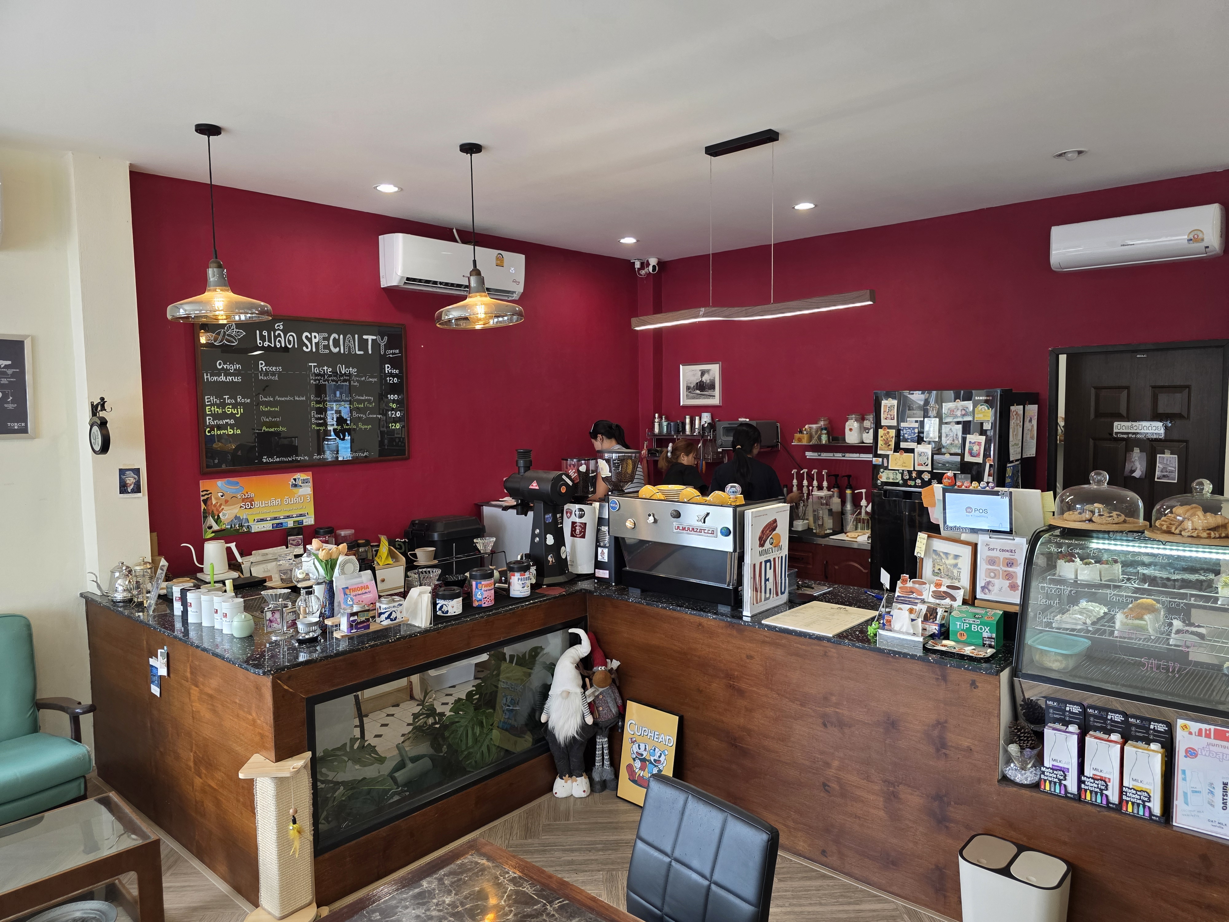 MOMENTUM Cafe