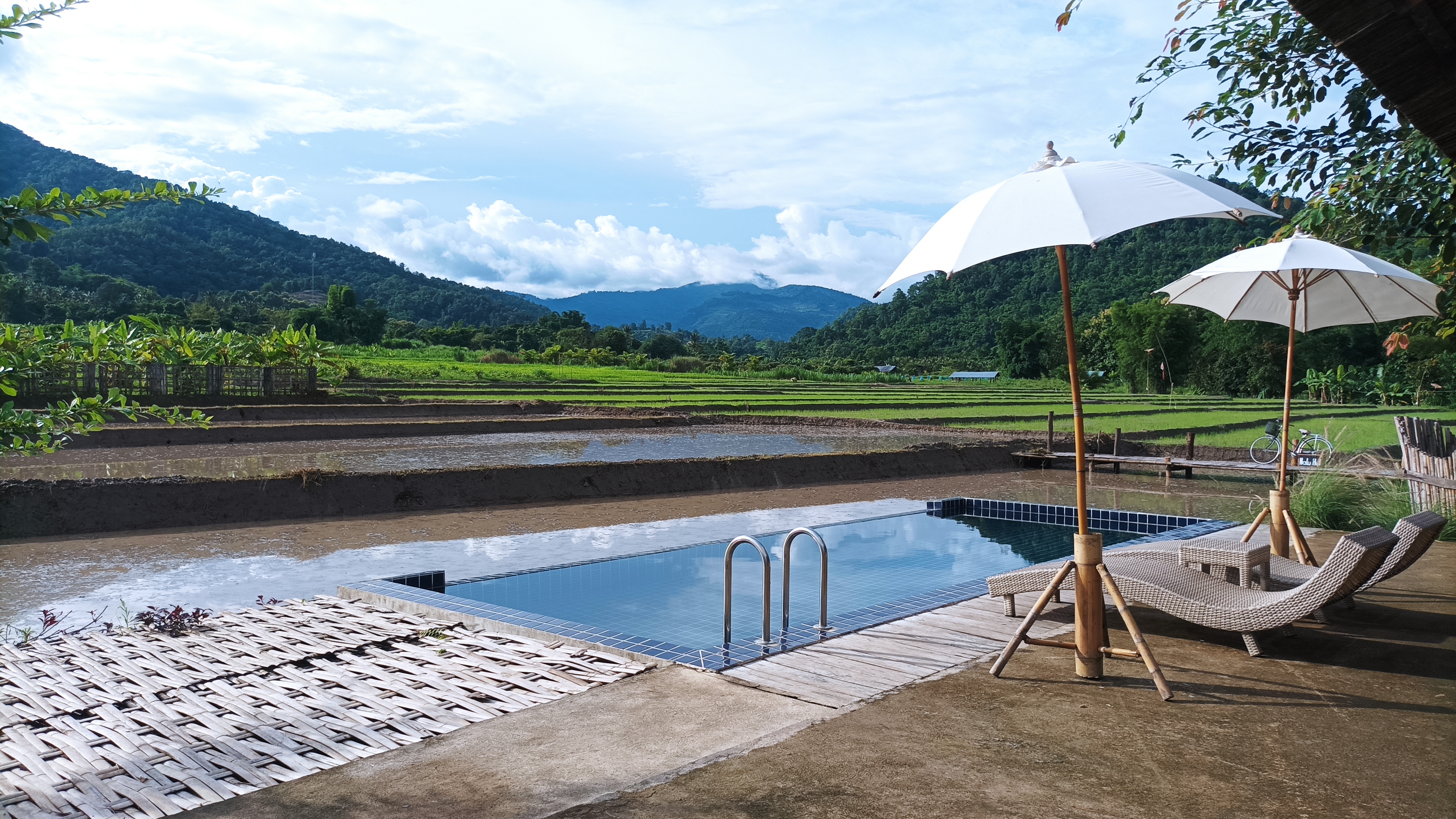 Natu Hut Farmstay & Cafe