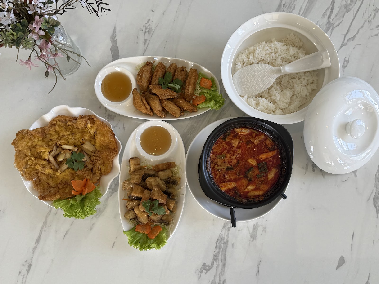 Puk Pui Cafe & Cat & Dog Hotel