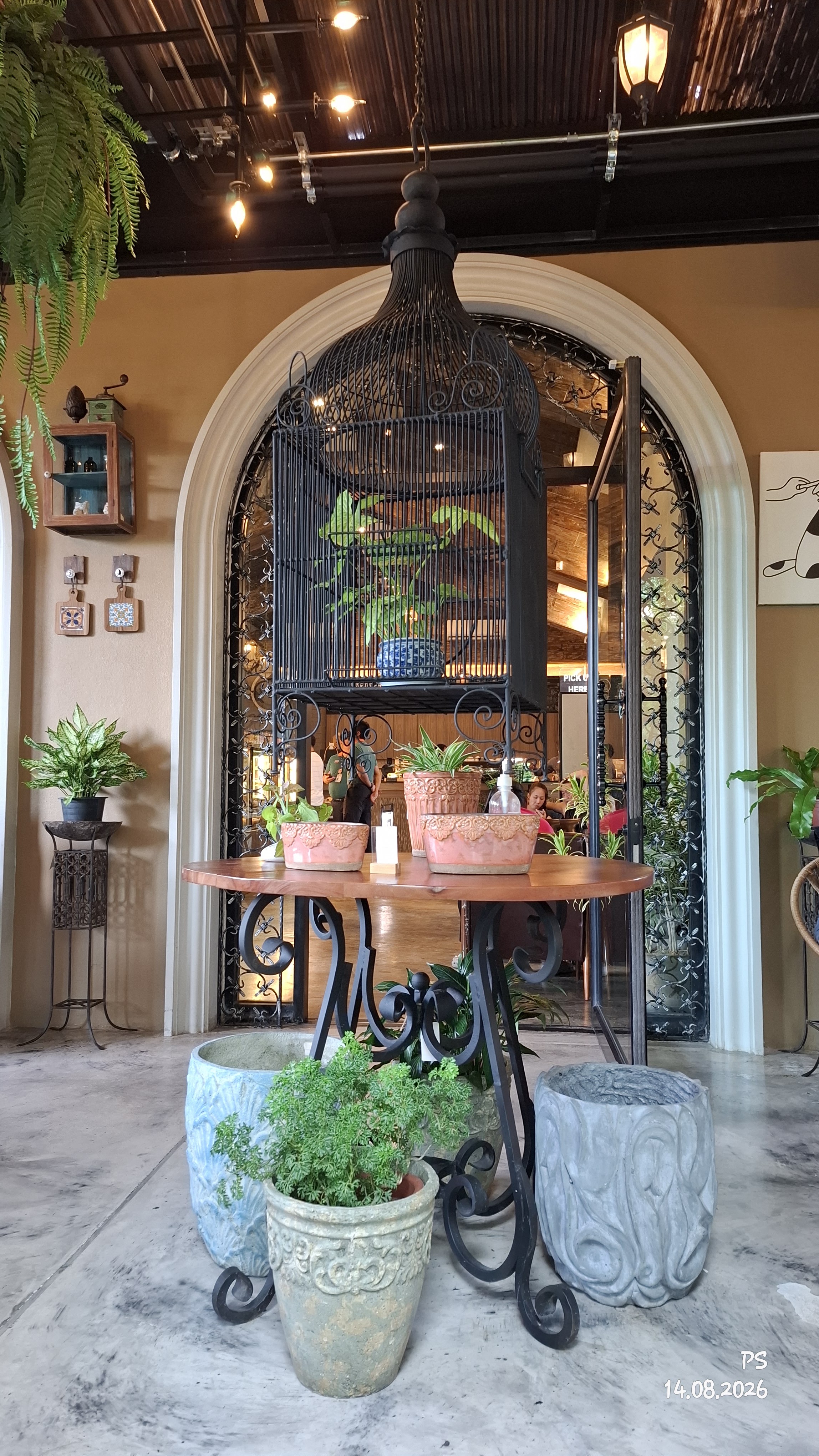 Rai Pa Maew Café