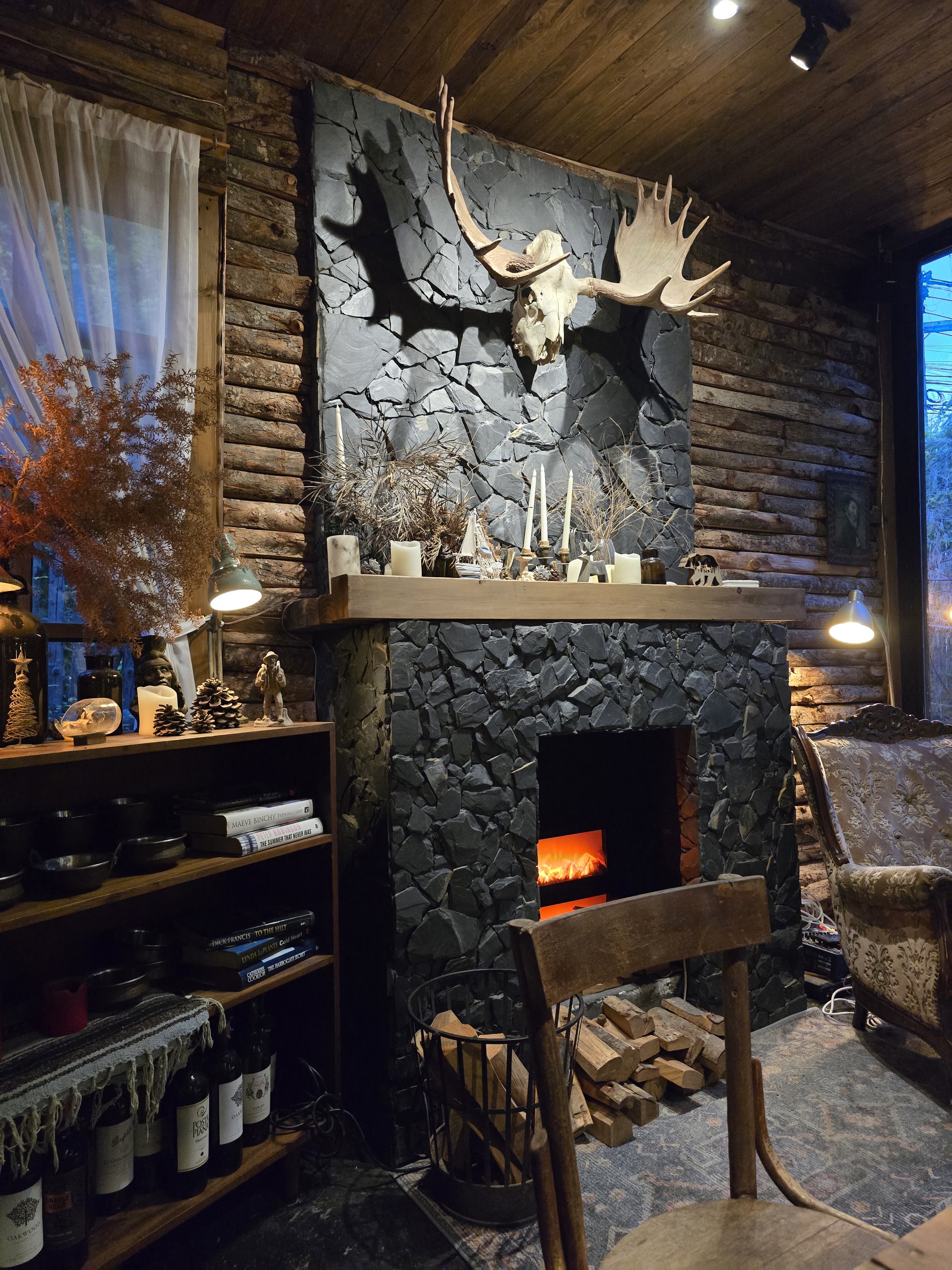 YellowStone Bar&Grill