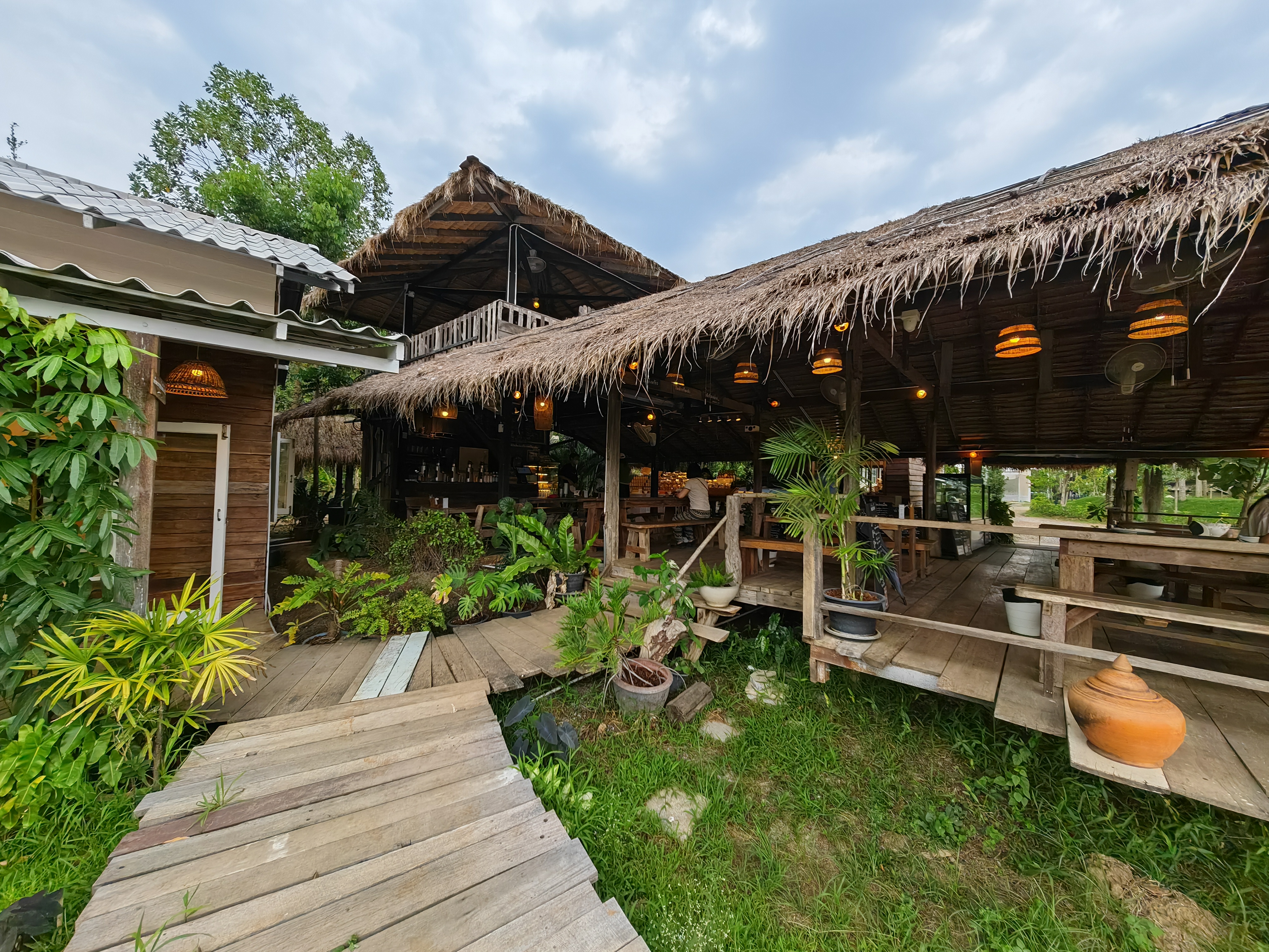 Tawe Organic Farm & Cafe