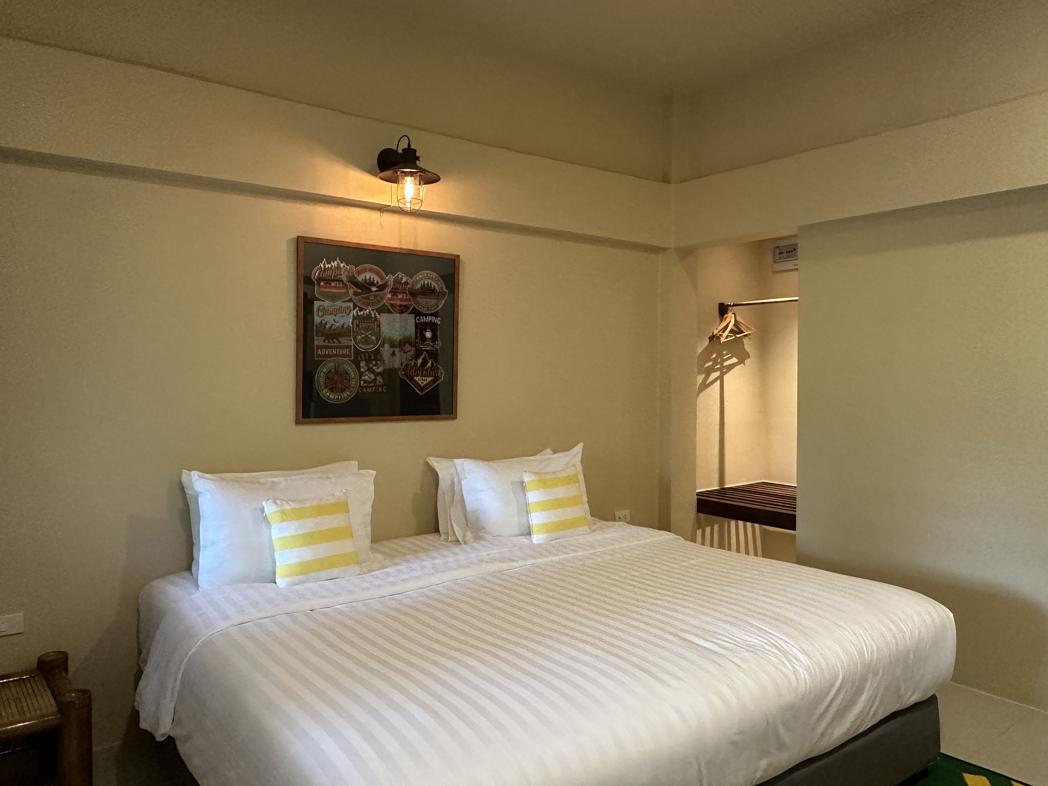 Sawasdee Lagoon Camping & Restaurant