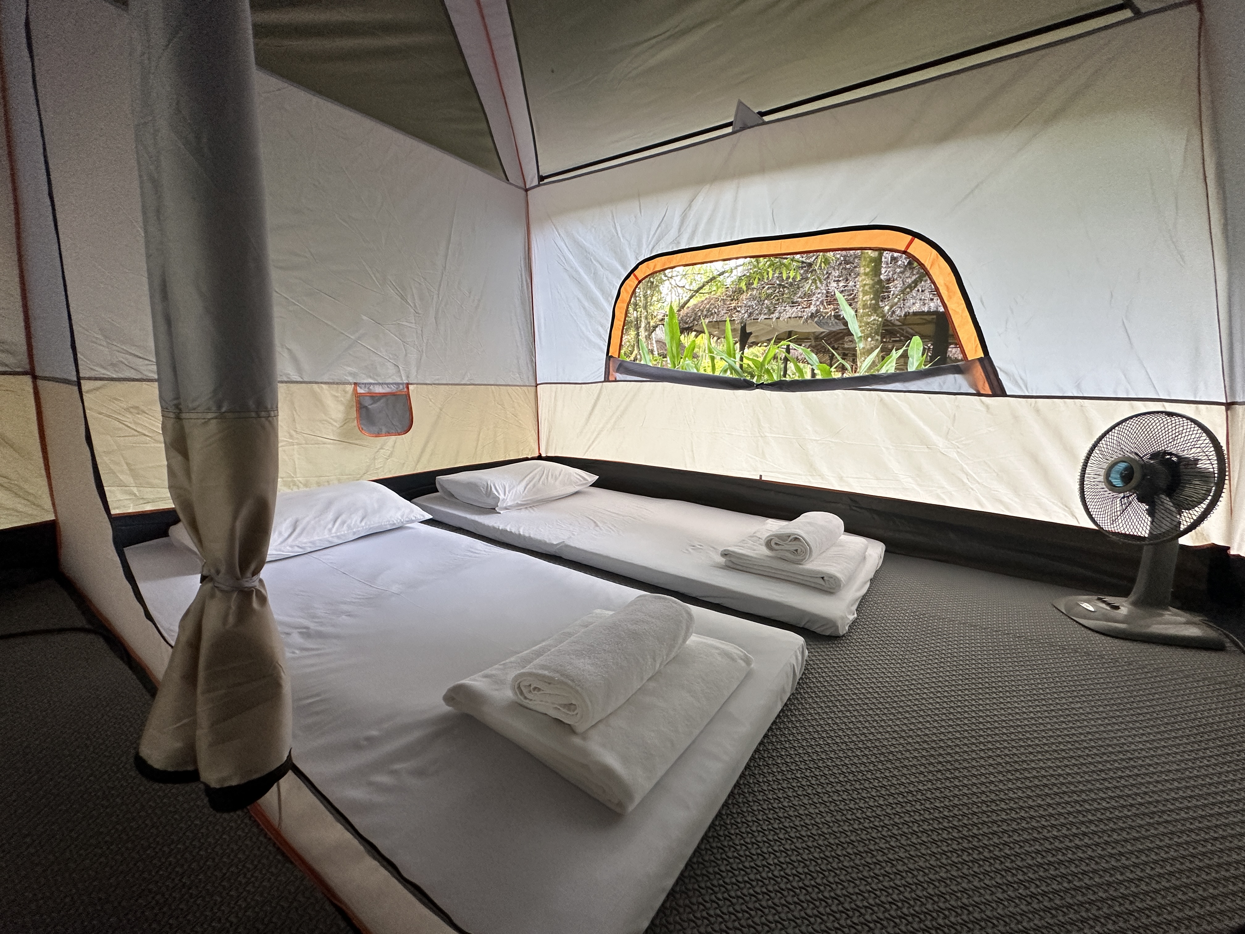 Sawasdee Lagoon Camping & Restaurant