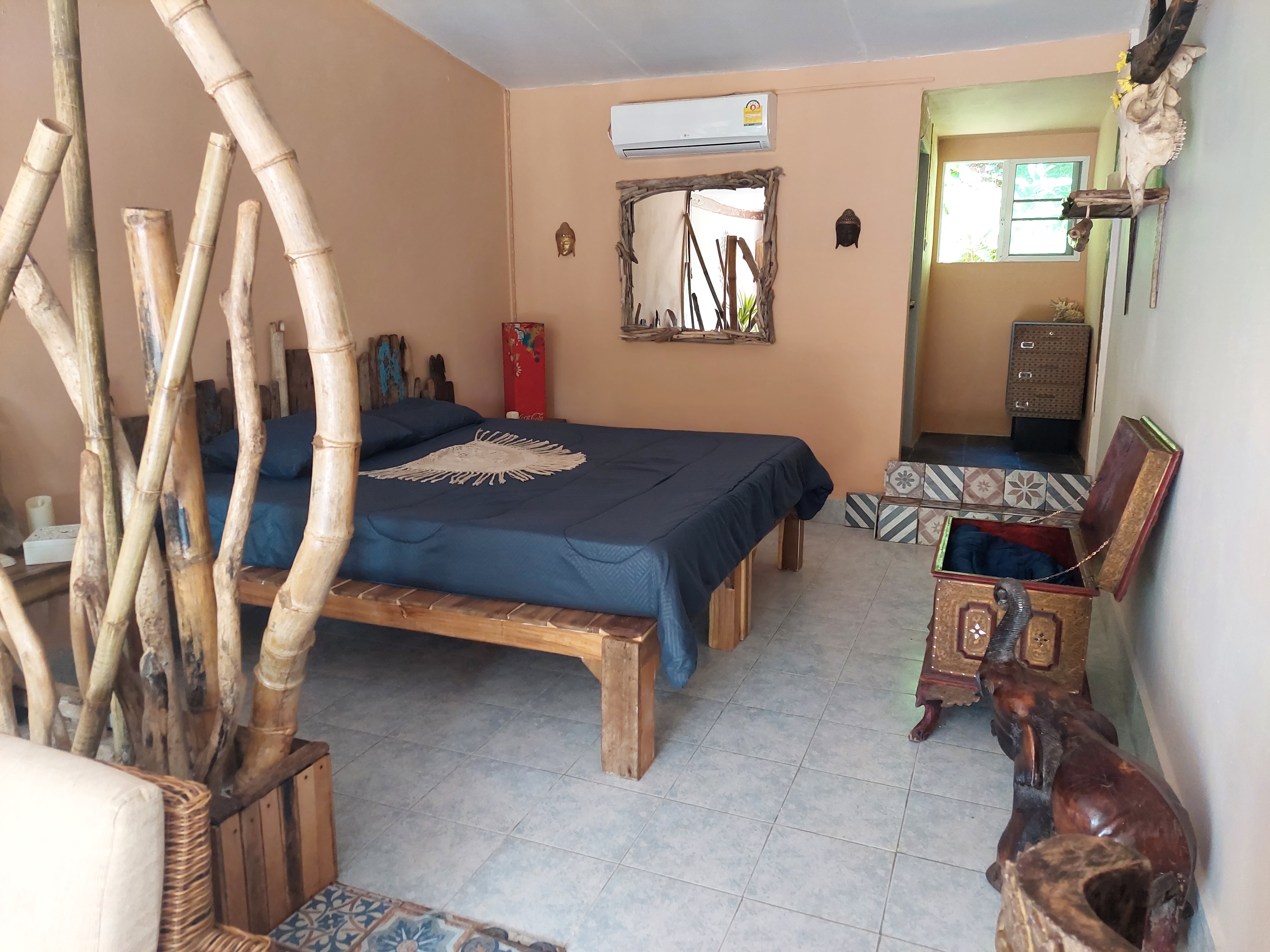 Baan Si Khao YANUI