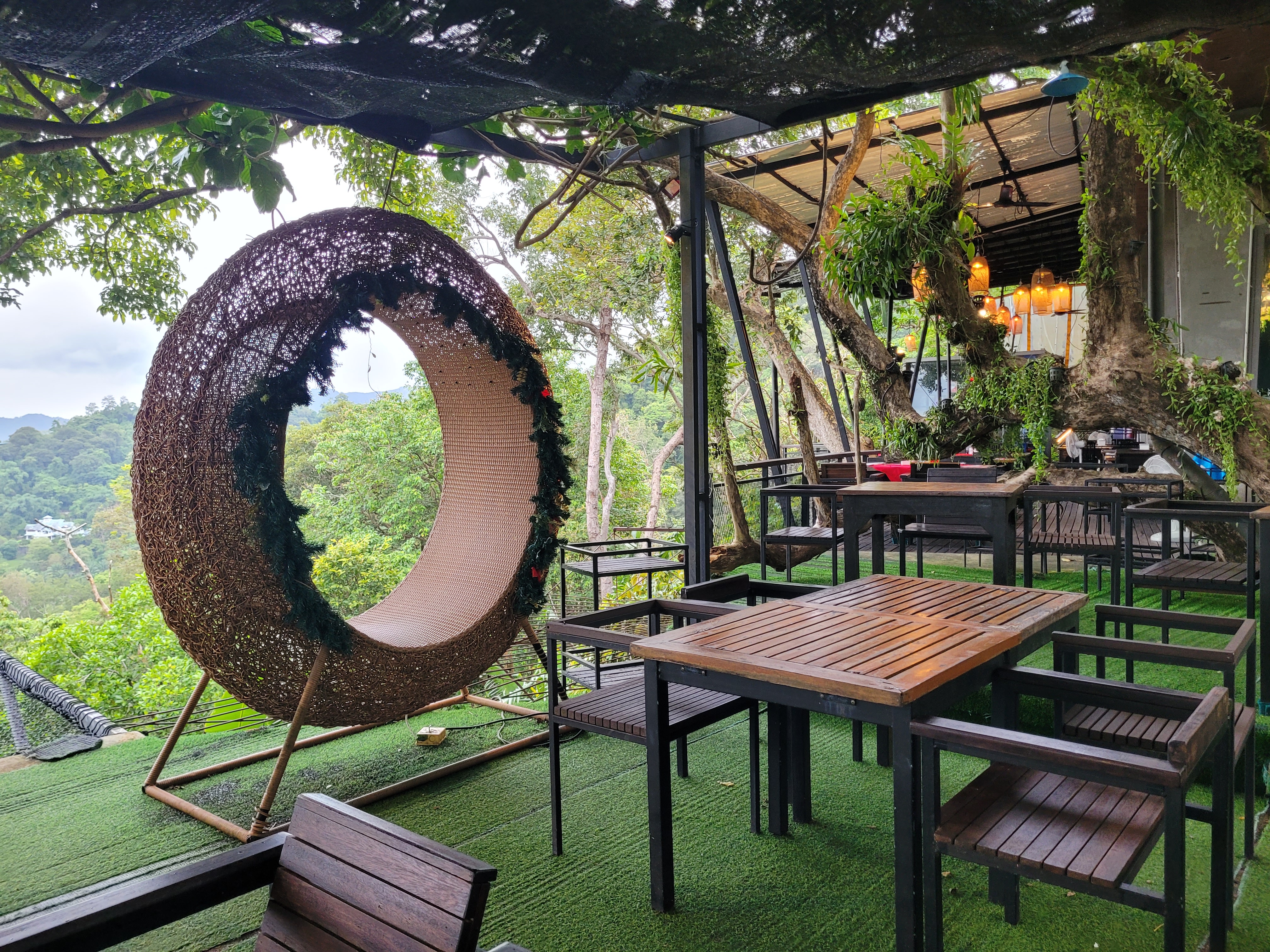 Khao Rang Breeze Restaurant