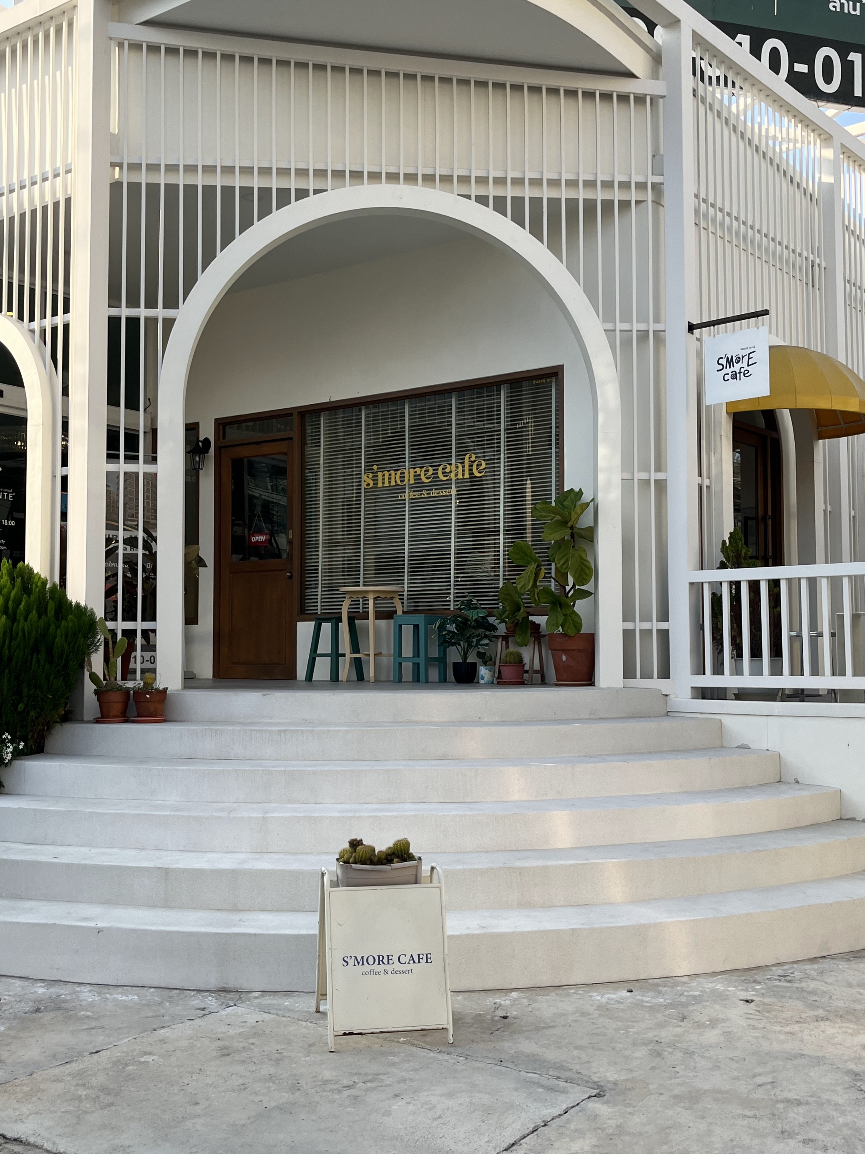 S'more Cafe Huahin (coffee&dessert)