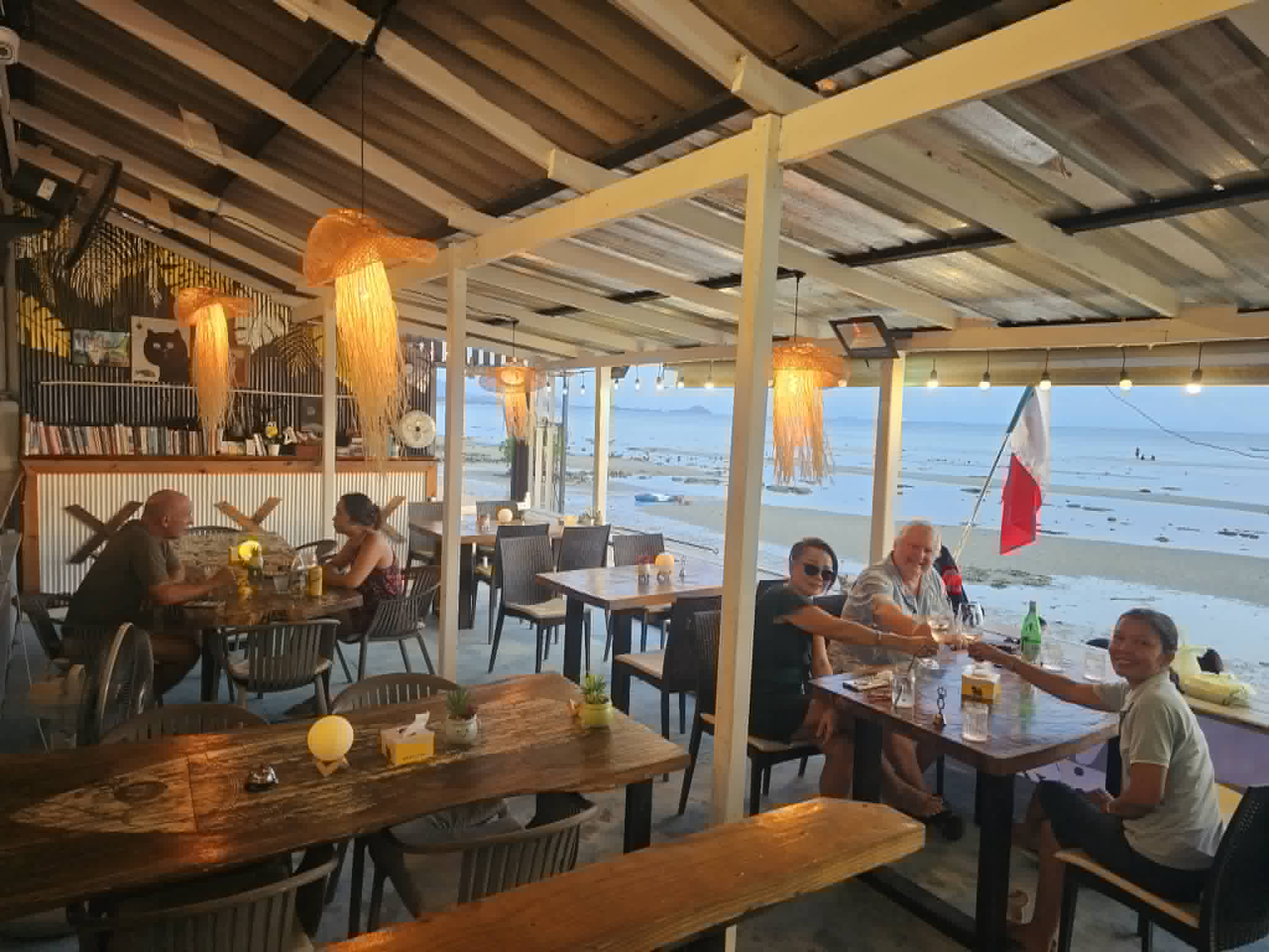Aromi diversi Italian Restaurant Pizzeria And Beach Bar
