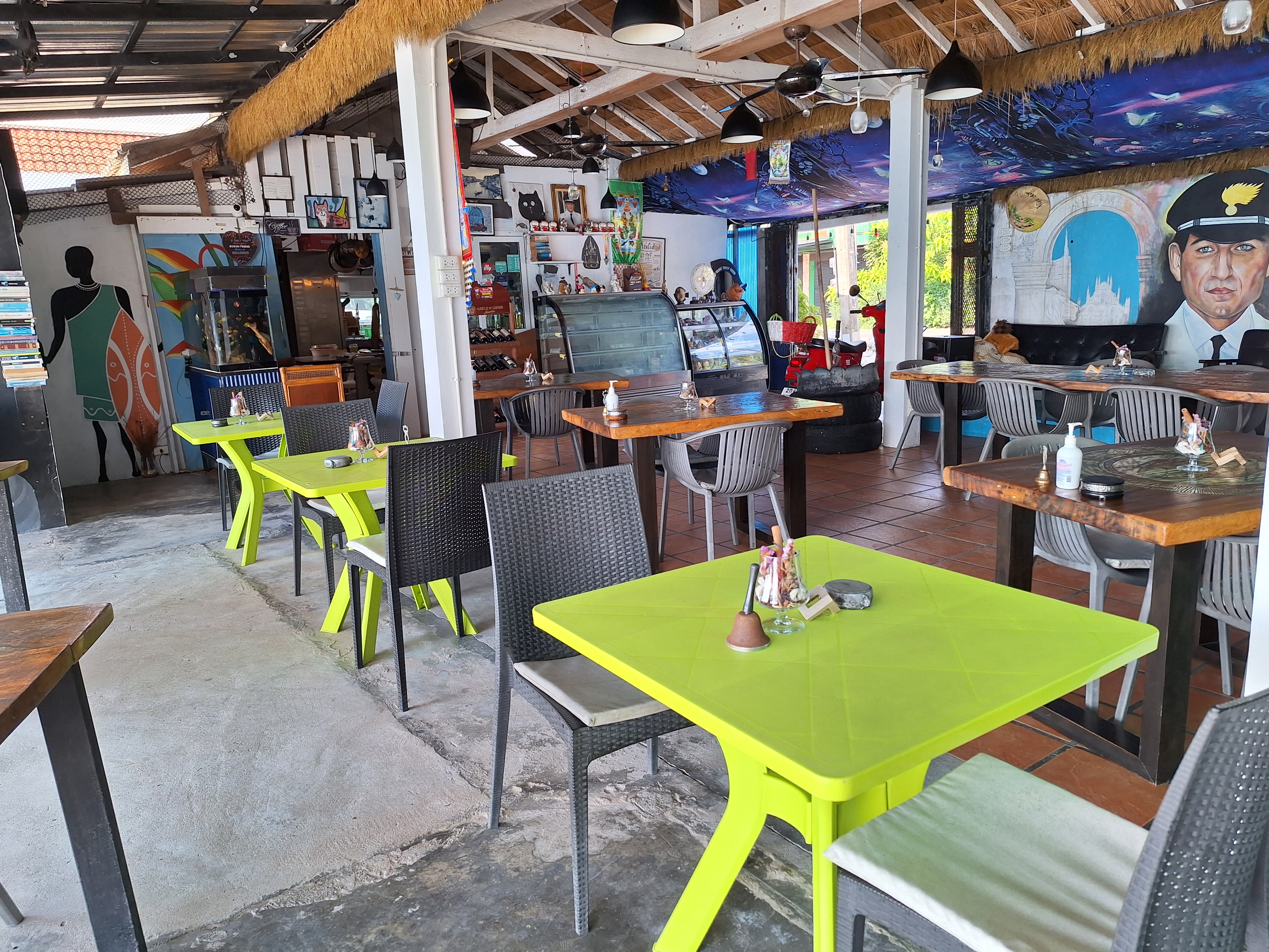 Aromi diversi Italian Restaurant Pizzeria And Beach Bar